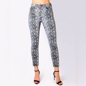 NWOT ALICE + OLIVIA, Good High Rise Skinny Jeans in Snake, Size 28